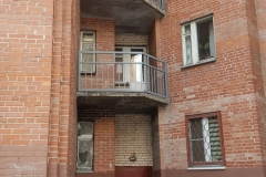 Ремонт аварийного ограждения переходного балкона Ленинский д79 к1 пар7